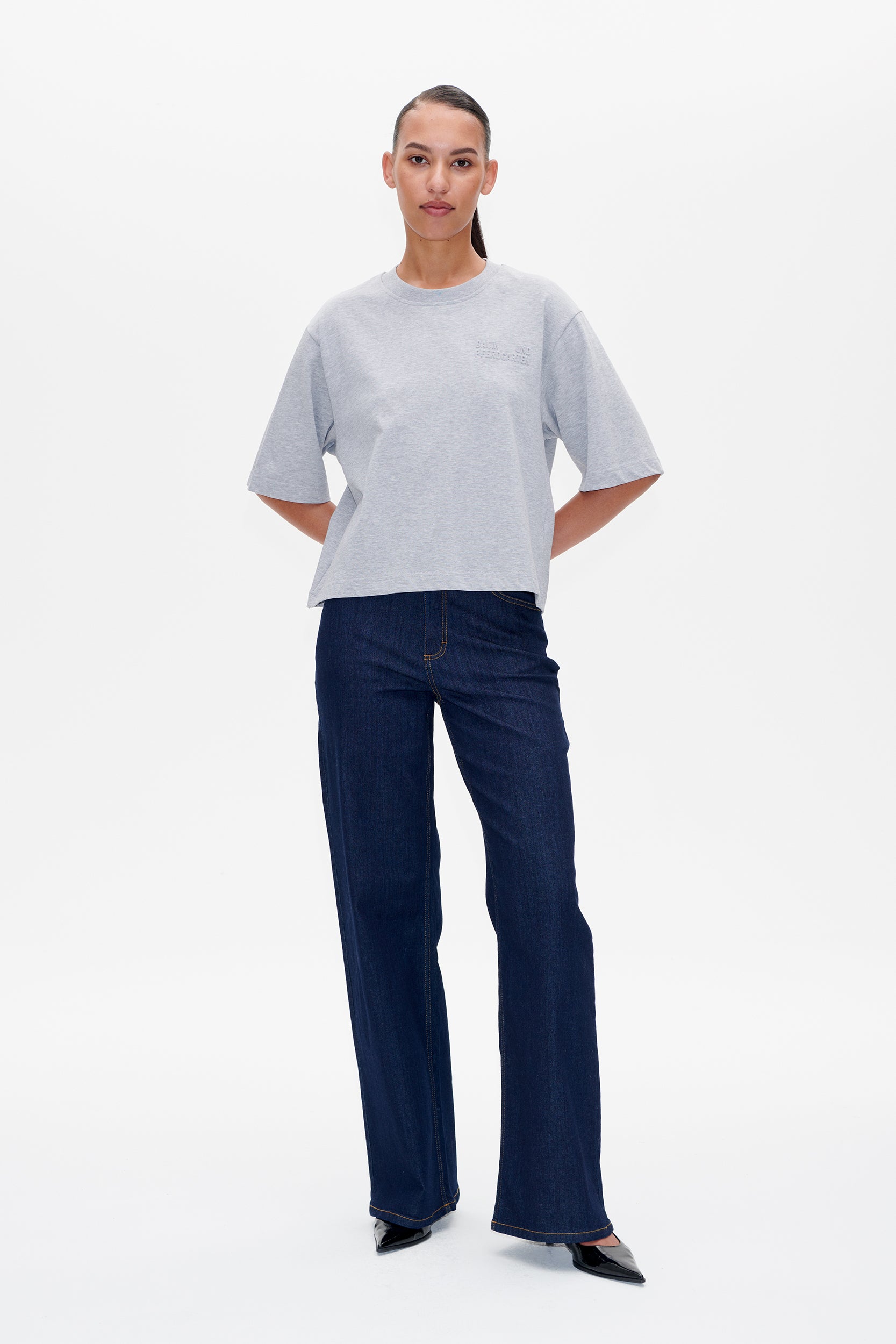 22135_9050_Lookfront.jpg Mediendatei