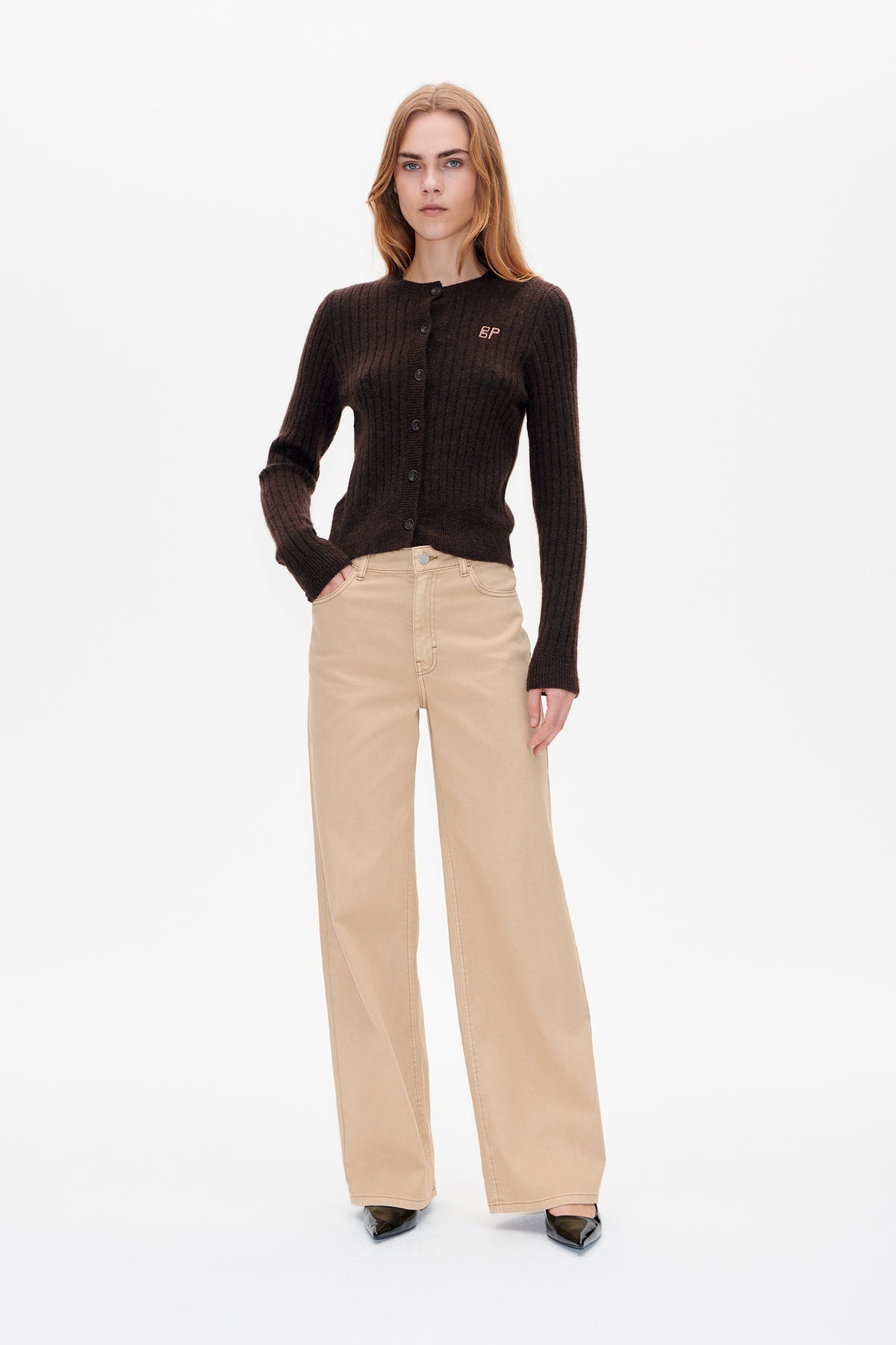 23935_9020_Lookfront.jpg Mediendatei