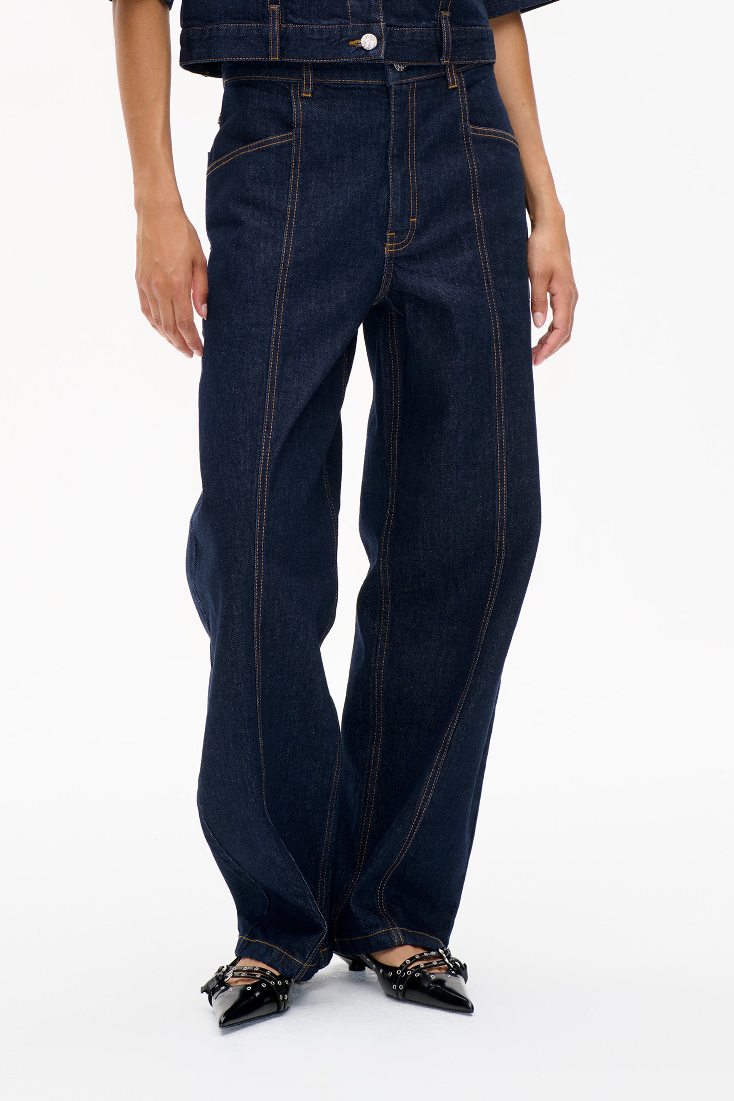 24704_7877_DETAIL.png media file