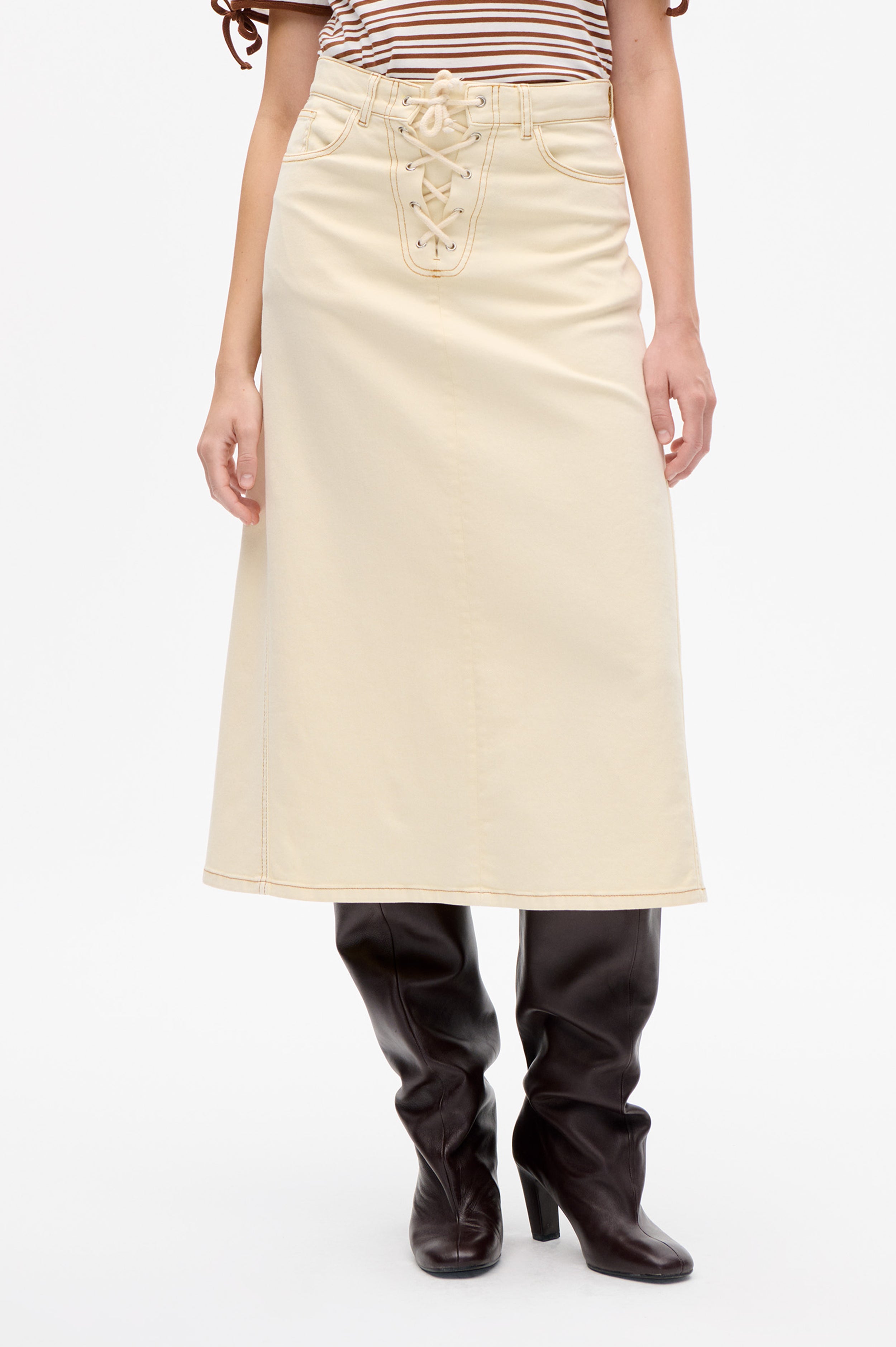 24806_3076_DETAIL.png media file