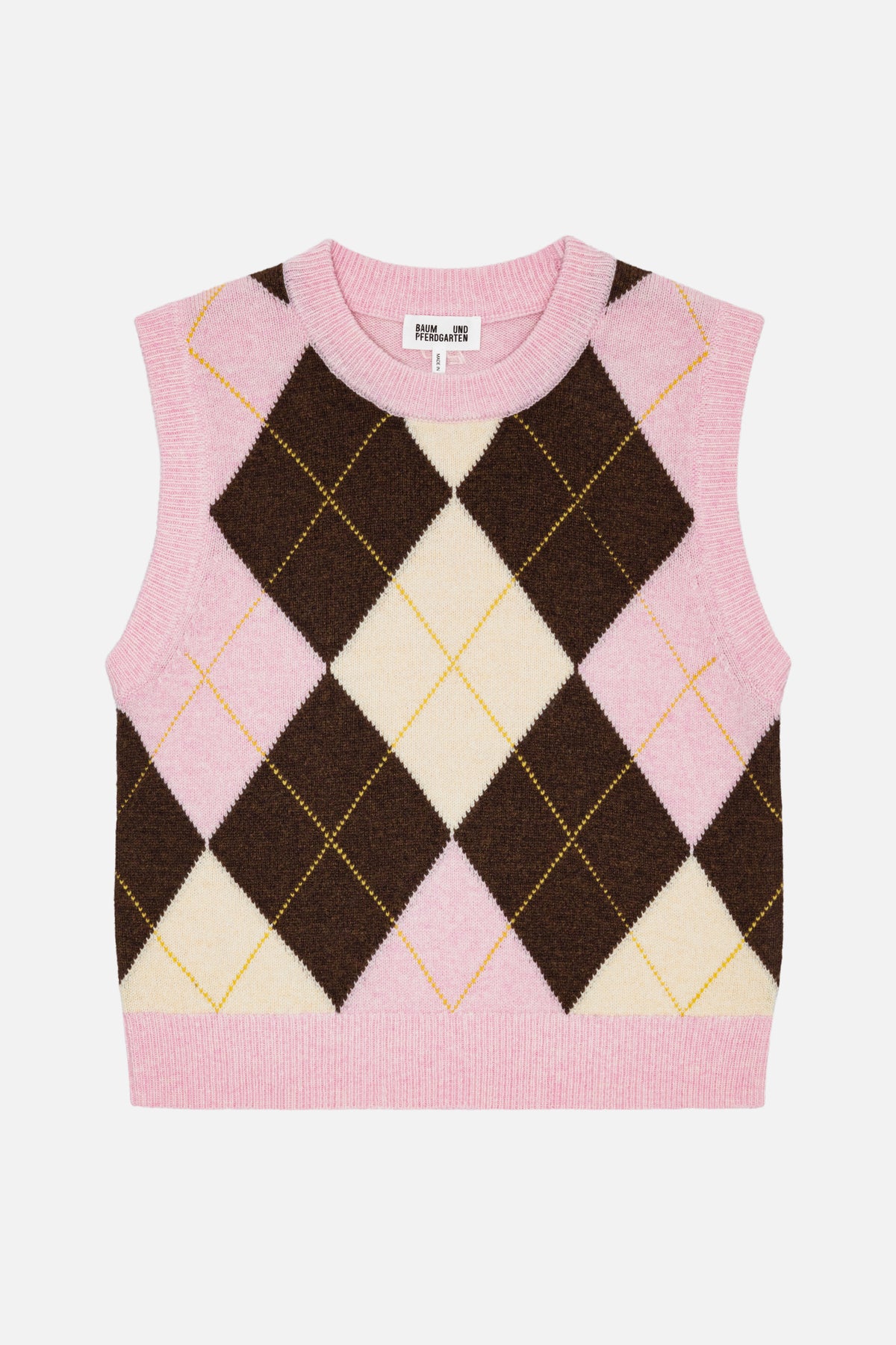 Vorderansicht einer ärmellosen Strickweste mit Rautenmuster in Rosa, Braun und Creme, feinen gelben Akzenten und gerippten Abschlüssen.