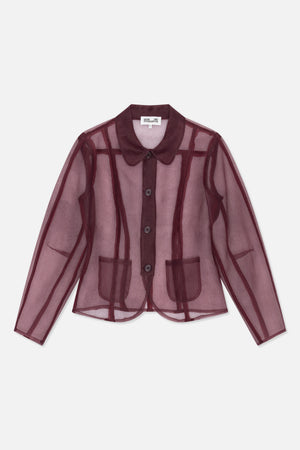 Vorderansicht einer transparenten, mauvefarbenen Bluse mit Knopfleiste, dunkelbordeauxfarbenen Gitterstreifen, rundem Kragen, langen Ärmeln und zwei aufgesetzten Taschen.